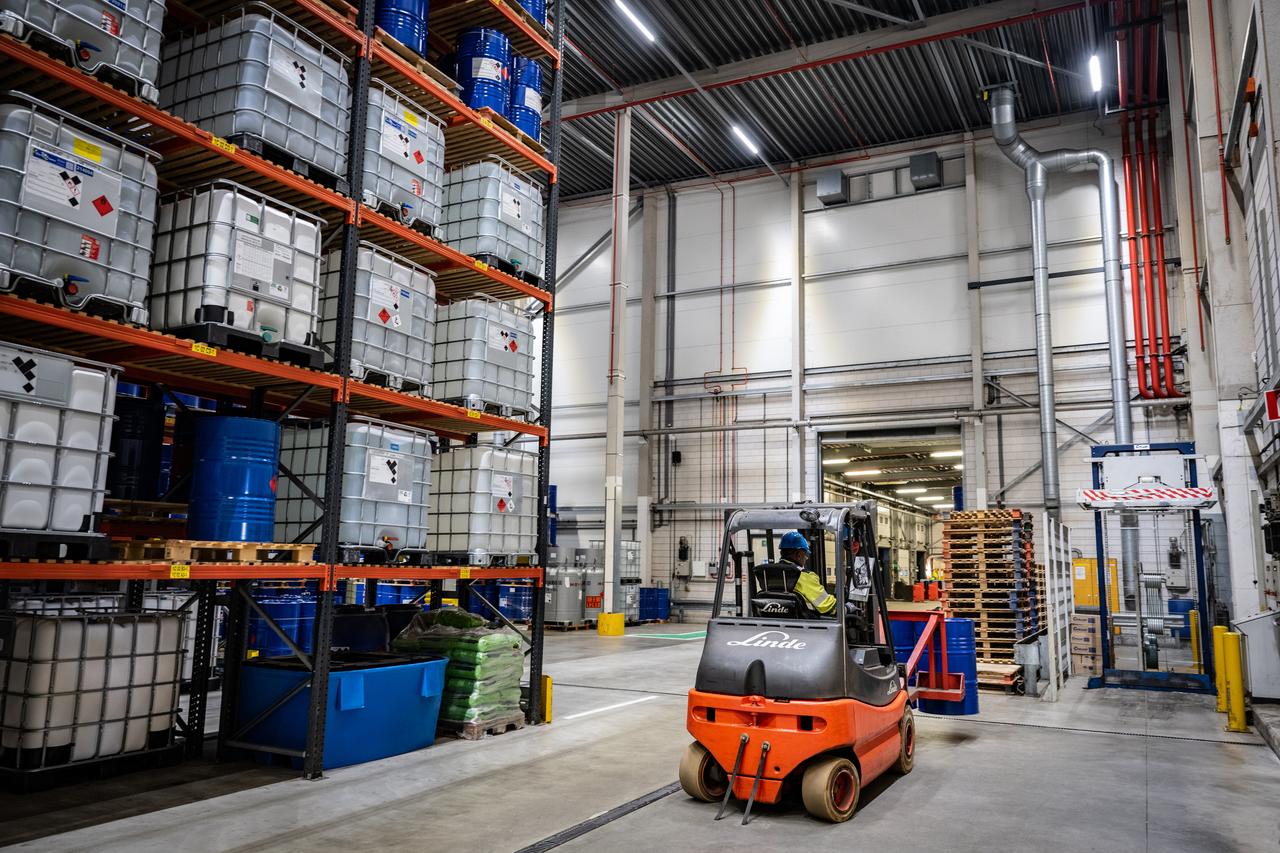 thùng ibc 1000l dùng trong công nghiệp hóa chất